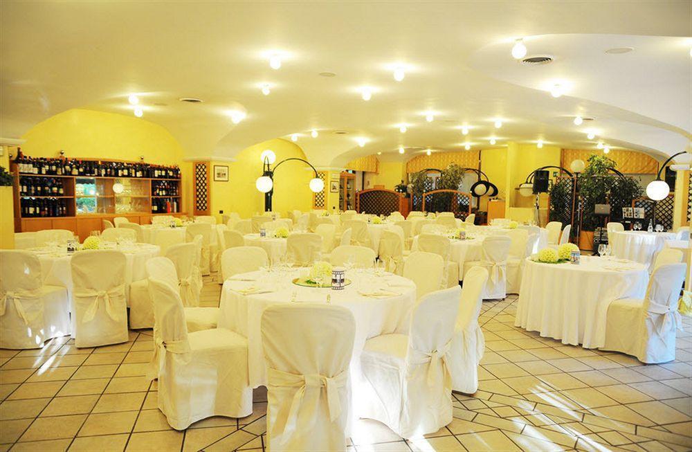 Hotel Ristorante Vecchia Riva 3*